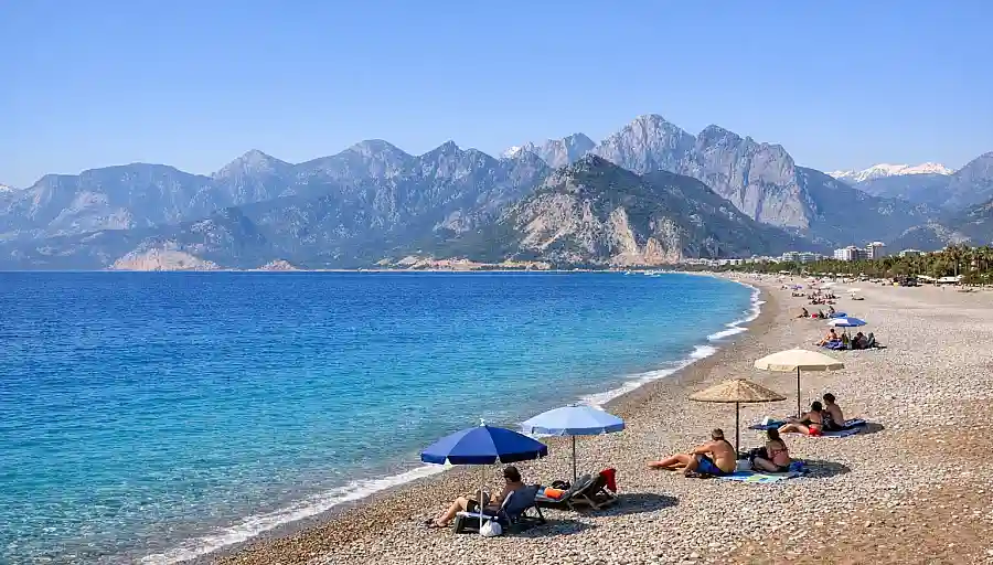 Konyaaltı Beach in Antalya with the Mediterranean Sea and mountains behind